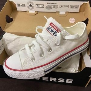 Kid's CONVERSE 13 white low sneakers NEW Perfect!
